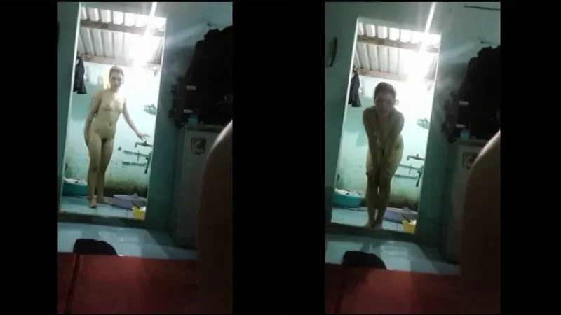 Em dâm tắm không thèm đóng cửa